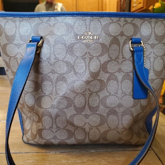 Coach Handbags - Coach Tote